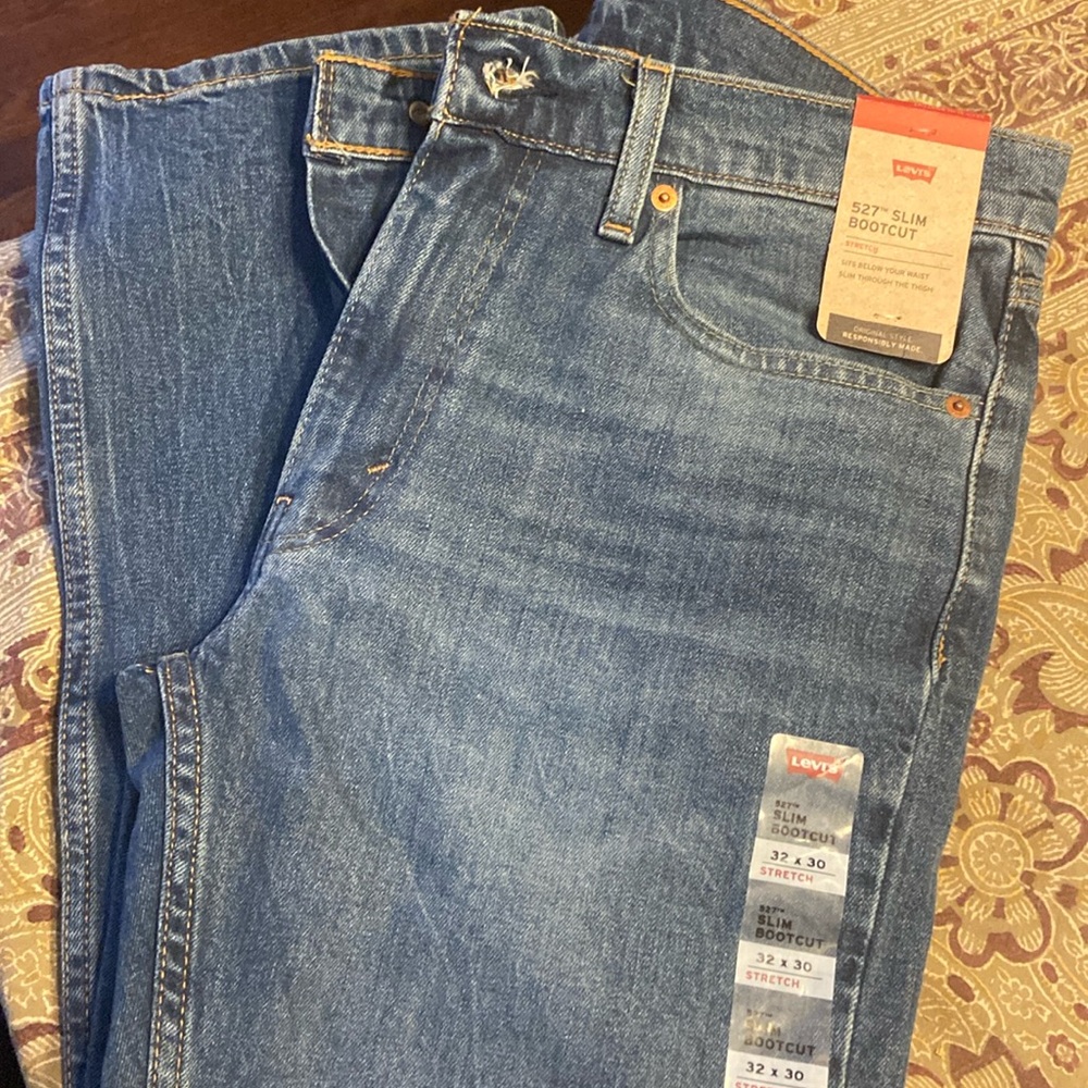 NWT Mens Levi Slim Bootcut  32x30 all tags still attached.